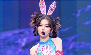 Chủ nhân hit triệu view 'Oẳn tù tì' được vinh danh tại Vietnam Iconic Awards