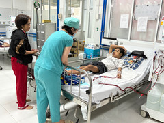 Vì sao ngày càng nhiều trẻ phải chạy thận?