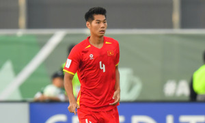 Hiểu Minh đau đớn nhập viện, U23 Việt Nam tổn thất nặng