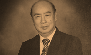 Tỷ phú gốc Hoa đào tạo người kế nghiệp bằng cách đưa con nhỏ đi họp cùng