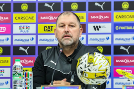 Nguy cơ bị xử thua tuyển Việt Nam, HLV Malaysia nói FIFA bất công
