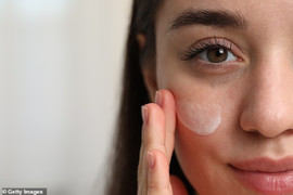 Chuyên gia chỉ rõ nên bôi mỹ phẩm dưỡng da theo thứ tự nào, cách nhau bao lâu