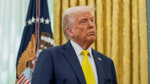 Ông Trump nói 'vết bầm mới trên tay là do dùng thuốc aspirin'