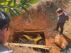 Truy tìm nghi phạm cướp ngân hàng ở Gia Lai: Phát hiện xe máy bị chôn 