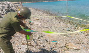 Phát hiện đoạn chân người trôi dạt vào bờ biển Khánh Hòa