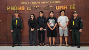 Triệt phá đường dây buôn bán khí cười ở TP.HCM