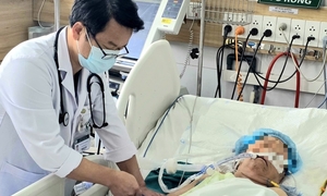 Đóng kín cửa sưởi than, chồng tử vong, vợ nguy kịch vì ngộ độc khí CO