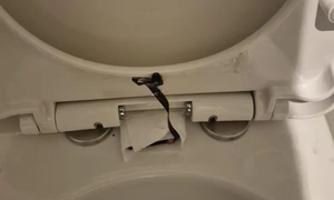 Hoảng loạn khi phát hiện camera quay lén ở bồn cầu chuỗi nhà hàng nổi tiếng