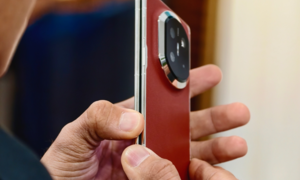 Điện thoại Huawei Mate X7: Khi công nghệ gập đạt độ 'chín'