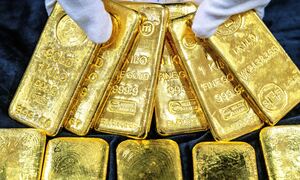 Giá vàng hôm nay 31/1: Cắm đầu lao dốc, mất mốc 5.000 USD/oumce