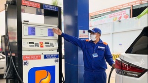 Trao quyền tự quyết giá xăng dầu cho doanh nghiệp: Người tiêu dùng hưởng lợi?