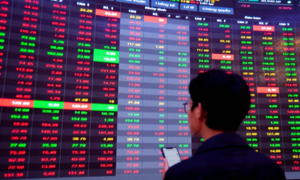  VN-Index quay đầu hồi phục, thị trường vẫn nhuốm đỏ