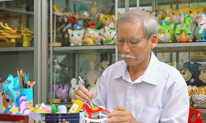 Cụ ông ở TP.HCM ‘hồi sinh’ rác nhựa thành linh vật ngựa Bính Ngọ 2026