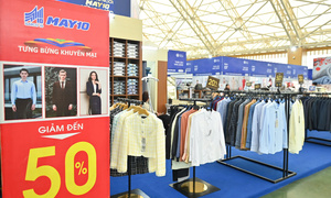 Hàng Việt giảm giá sâu, hút khách mua sắm Tết tại Hội chợ Mùa Xuân 2026