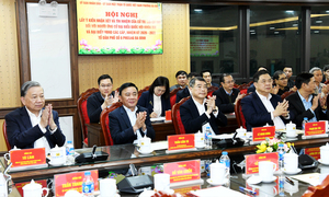 Tổng Bí thư dự hội nghị lấy ý kiến cử tri nơi cư trú với người ứng cử ĐBQH