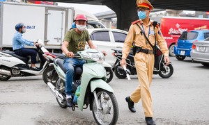 Sử dụng giấy tờ xe không chính chủ bị phạt thế nào khi vi phạm giao thông?