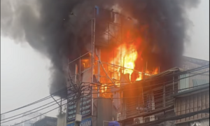 Ngôi nhà trên phố Hà Nội cháy ngùn ngụt ngày giáp Tết