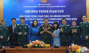 Cuộc gặp gỡ lịch sử giữa hai thế hệ người Việt từng du hành vũ trụ