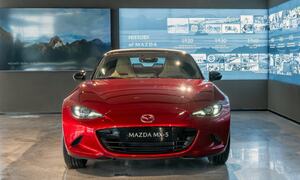 Mazda MX-5 mui mềm sắp bán tại Việt Nam, có tùy chọn số sàn