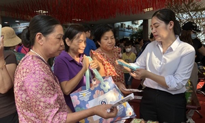 Phiên chợ Tết đặc biệt với bệnh nhân nghèo ở TP.HCM