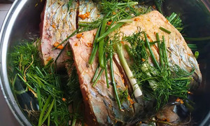 5 món ăn dễ khiến hơi thở có nồng độ cồn dù không uống rượu bia