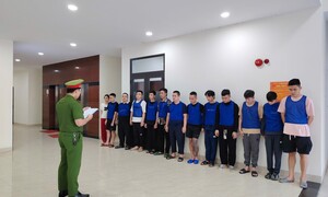 Bắt 13 người trong đường dây lừa đảo xuyên quốc gia, chiếm đoạt 100 tỷ đồng