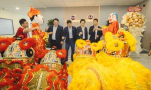 Vạn Xuân Incons & Vạn Xuân Property khai trương văn phòng mới