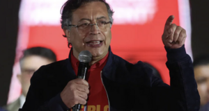 Tổng thống Colombia thoát chết trong vụ ám sát hụt 