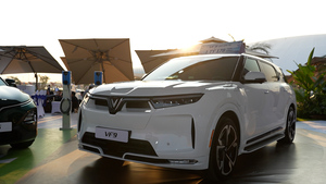 Những lưu ý quan trọng khi đi ô tô điện đường dài dịp Tết