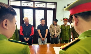 Khai thác vượt phạm vi cấp phép, giám đốc mỏ cao lanh cùng thuộc cấp bị bắt