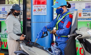 Tăng lần thứ ba liên tiếp, giá xăng RON95 vượt 19.000 đồng/lít