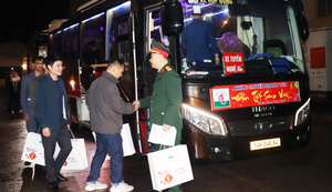 Hơn 500 'chuyến xe mùa Xuân' đưa đón công nhân ngành than về quê ăn Tết