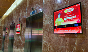 Chicilon Media cùng nghệ sĩ mang lời chúc Tết vào không gian thang máy