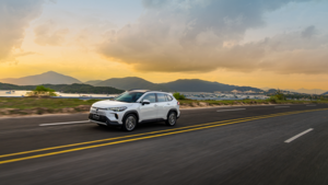 Toyota dẫn dắt cuộc chơi xe Hybrid Electric 2026