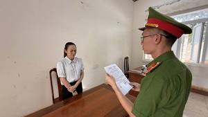 Uống 8 lon bia vẫn lái ô tô, nữ tài xế tông Chủ tịch xã tử vong lĩnh 3 năm tù