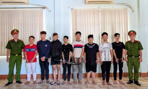 Khởi tố, bắt 8 thanh thiếu niên truy đuổi chém người, cướp tài sản ở TP.HCM