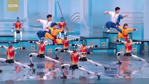 Robot hình người 'chiếm lĩnh' đêm diễn đón giao thừa của Trung Quốc