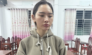 Khởi tố cô gái tạt sơn vào nhà người yêu cũ để trả thù ở TP.HCM