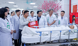 Thủ tướng đề nghị phục vụ suất ăn miễn phí trong 3 ngày Tết cho bệnh nhân