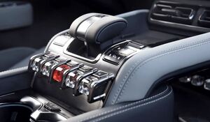 Từ 2027, xe mới ở Trung Quốc có thể phải có nút bấm vật lý để chuyển số, xi-nhan