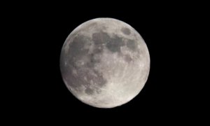 Phát hiện mới: Mặt Trăng đang nhỏ lại