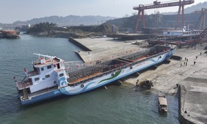 Sau ô tô điện, Trung Quốc tăng tốc xanh hóa tàu thuyền