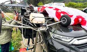 Nguyên nhân vụ dù lượn rơi trúng ô tô làm vỡ kính chắn gió ở Tuyên Quang