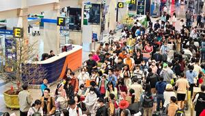 Sau Tết, giá vé may bay chặng Hà Nội - TP.HCM cao ngất ngưởng