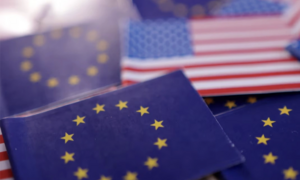 EU dừng phê chuẩn thỏa thuận thương mại với Mỹ vì rủi ro thuế quan