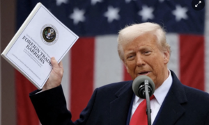 Ông Trump cảnh báo đối tác đừng ‘chơi trò chơi’ thuế quan với Mỹ