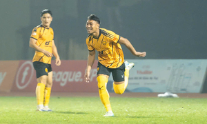 Chưa từng có trong lịch sử V.League: CLB Thanh Hóa thay thủ môn vào làm tiền đạo