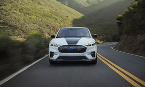 Lý do Ford thu phí tính năng quen thuộc trên xe điện