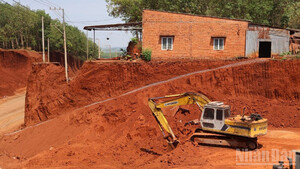 Làm rõ vụ hạ cốt đường gây nguy hiểm cho 8 nhà dân ở Đồng Nai