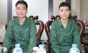 Anh em song sinh ở Hải Phòng cùng viết đơn tình nguyện nhập ngũ